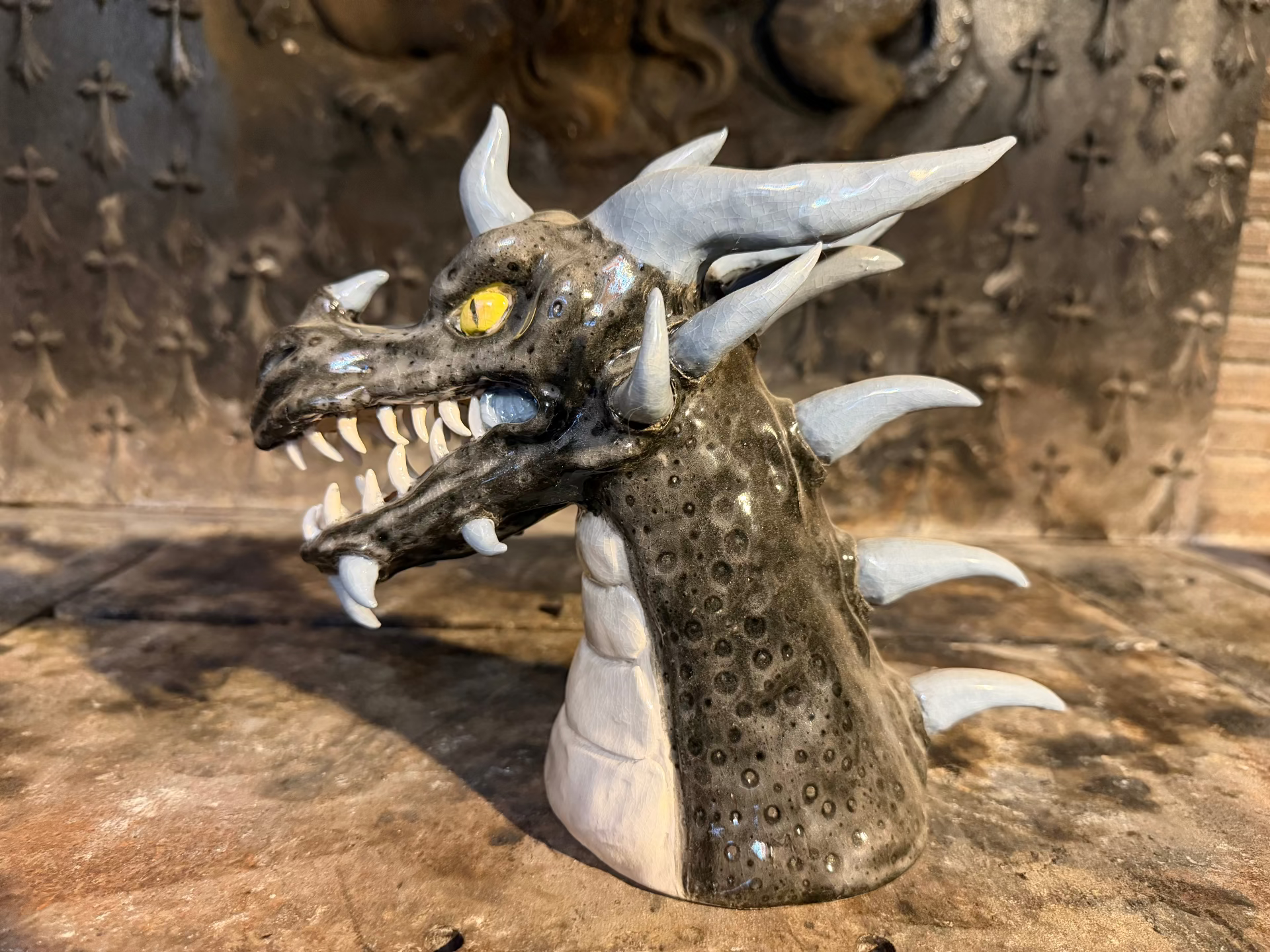 DRAGON TAIRN